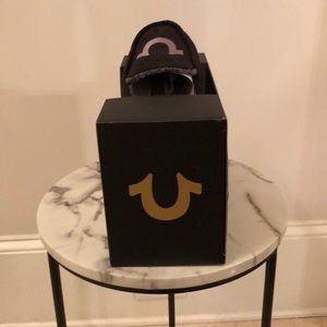 true religion horseshoe symbol meaning